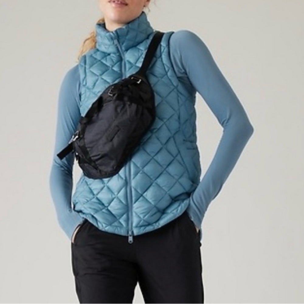 Athleta Excursion Waistbag Black Travel Waist Sling Bag - Picture 4 of 9